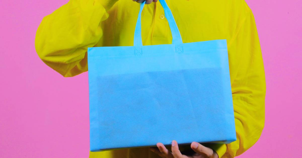 The Future of Fashion E-commerce: The Impact of Dropshipping