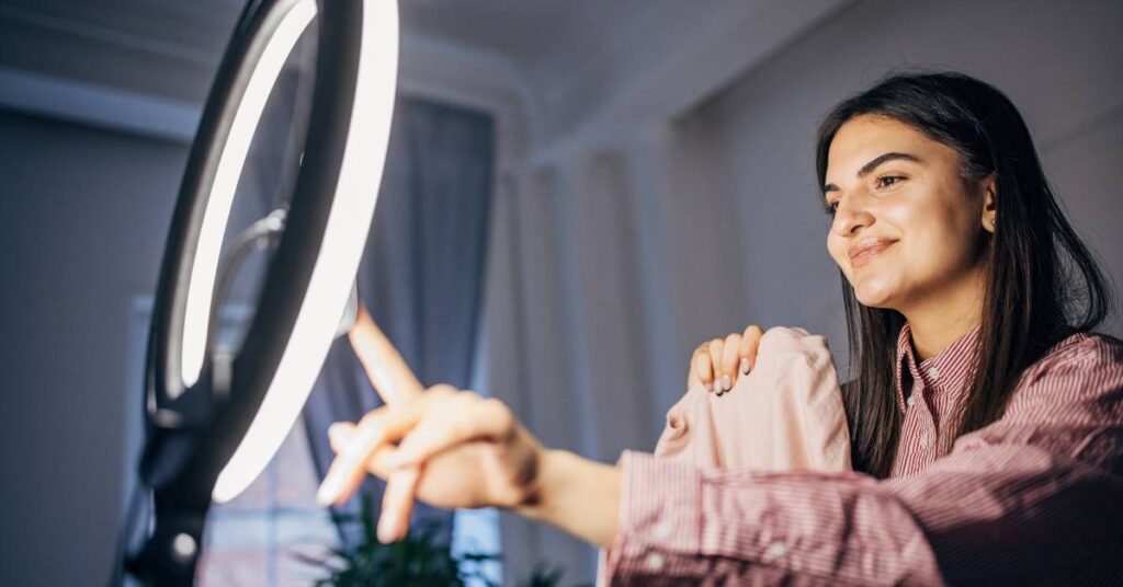 starting an online fashion business