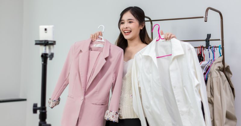 Fashion Influencer’s Guide: Turn Live Shopping Into A Revenue Stream