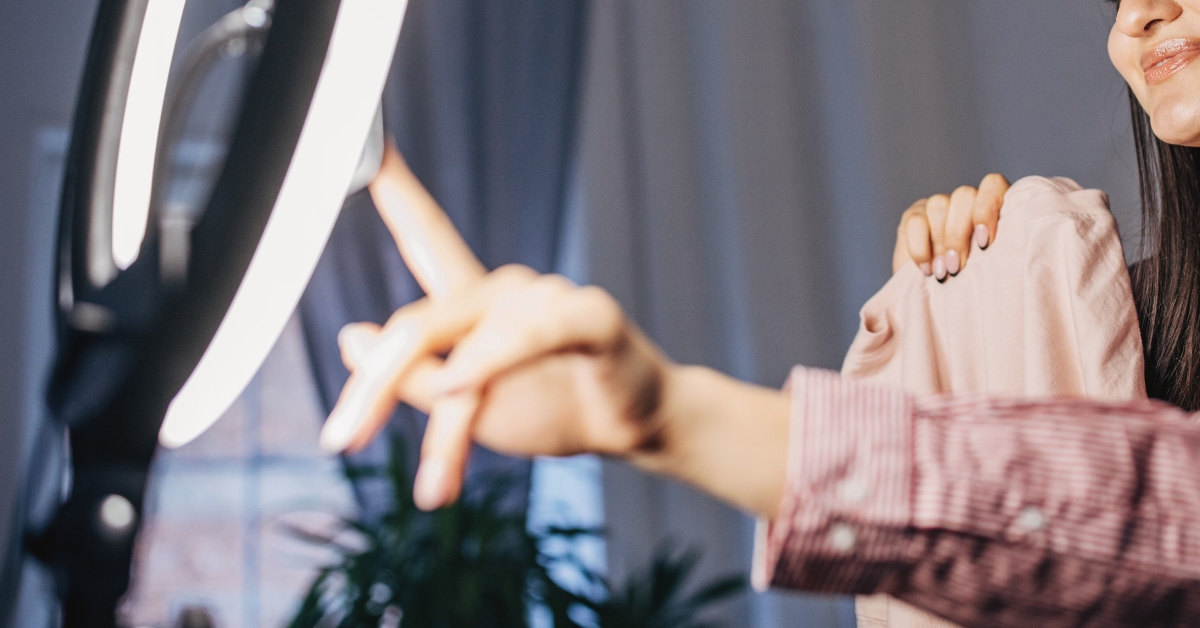 Live Selling Techniques: A New Era for Fashion Influencers