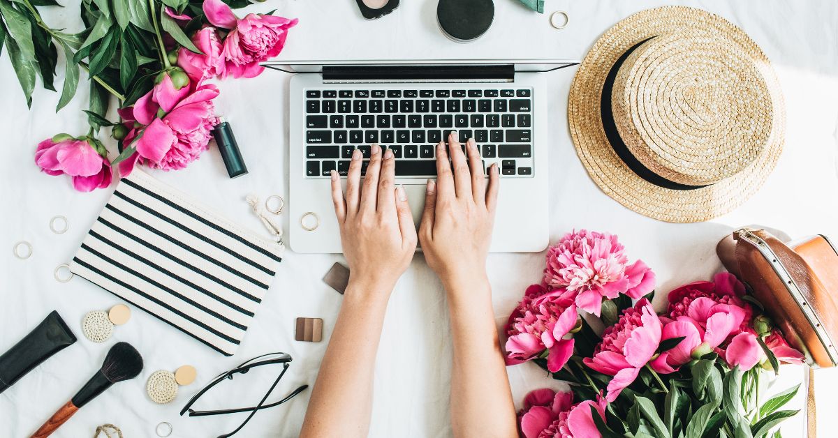 How to Start a Dropshipping Fashion Business for Women